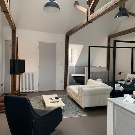 Montys Accommodation Lewes Bagian luar foto