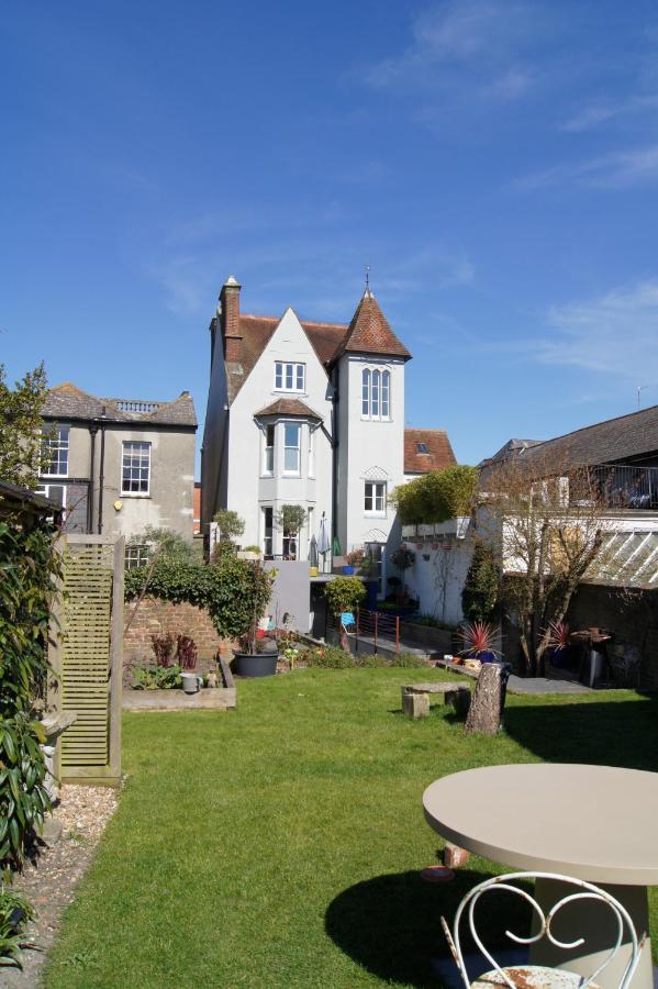 Montys Accommodation Lewes Bagian luar foto