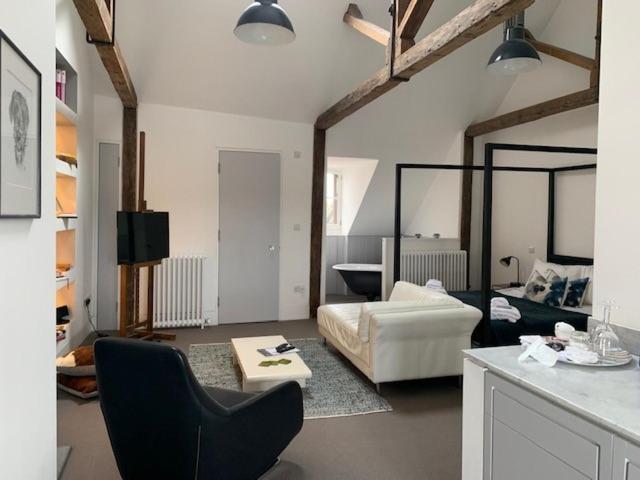 Montys Accommodation Lewes Bagian luar foto