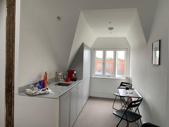 Montys Accommodation Lewes Bagian luar foto